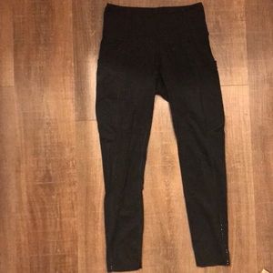 Black lululemon leggings w pockets, tags missing but around a size 0/2